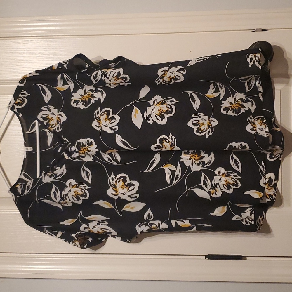 Women's Maurice's size 0 top